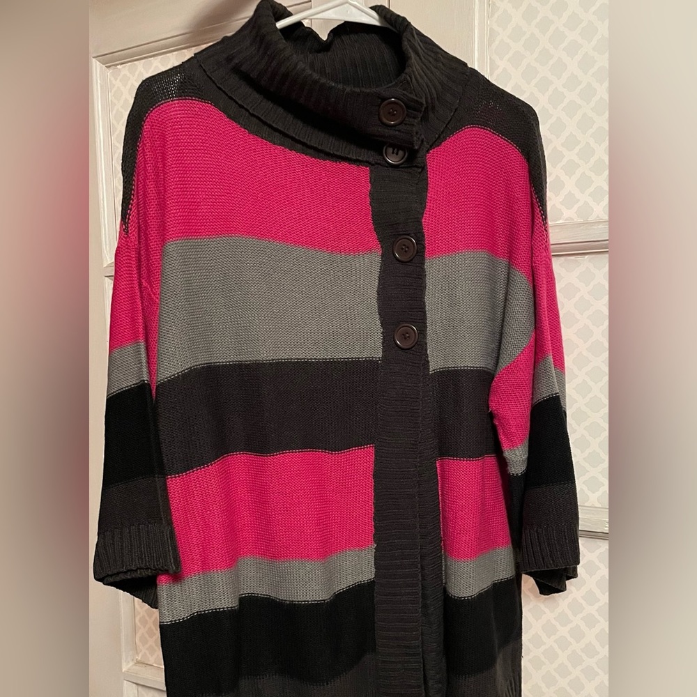 Wide striped 3/4 length sleeve sweater turtleneck with oversized buttons